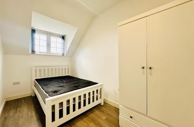 Derby Road, Lenton, Nottingham - Image 3